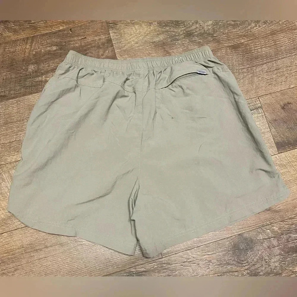 Columbia Khaki Colored Soft Shorts Adjustable Size 1X - Picture 5 of 6